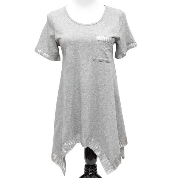 Romeo & Juliet Couture Scoop Neck Sequin Trim Pocket T-Shirt Size Medium - Picture 1 of 7